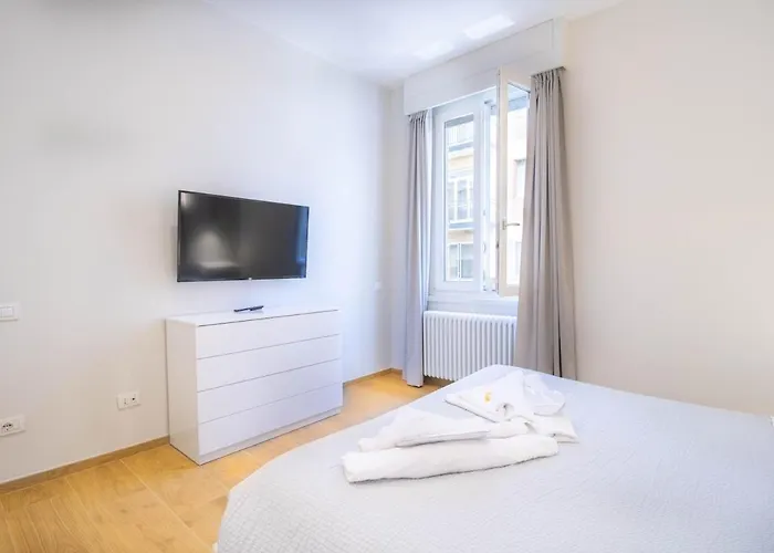 Vicino Al Mare Centro, Ac Con Ascensore Appartamento *